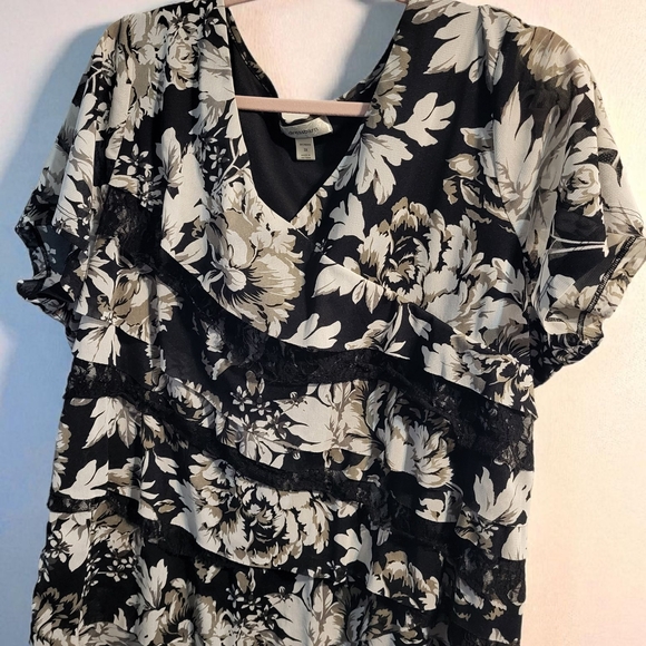 Dress Barn Tops - Dress Barn Black and Cream Floral Blouse